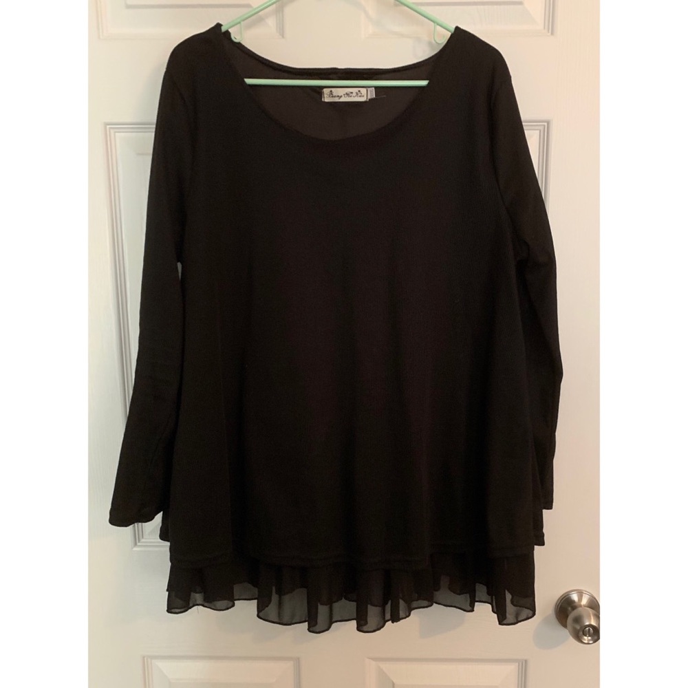 Black boutique top